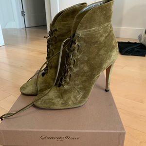 Gianvitto Rossi suede Ankle boots